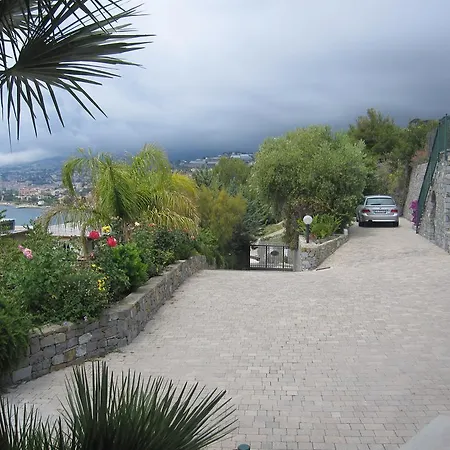 Itati Villa *